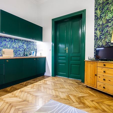 Tyzenhauz Apartments Lobzowska Street كراكوفيا المظهر الخارجي الصورة