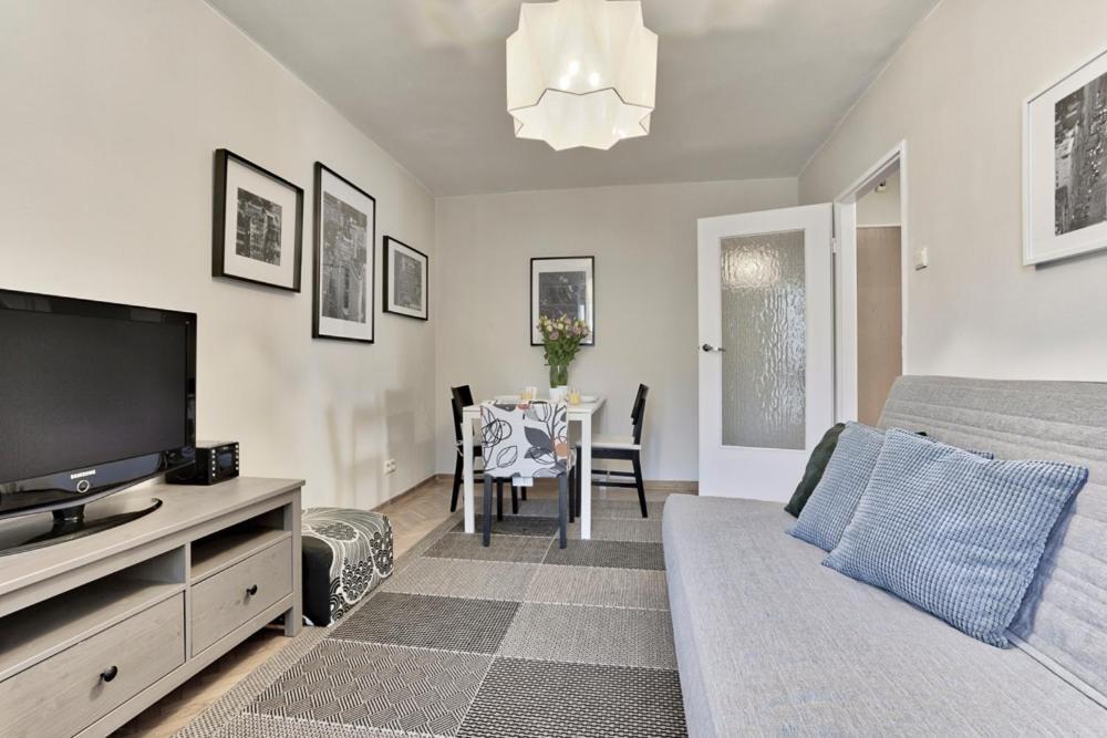 Tyzenhauz Apartments Lobzowska Street كراكوفيا المظهر الخارجي الصورة