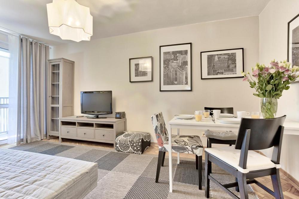 Tyzenhauz Apartments Lobzowska Street كراكوفيا المظهر الخارجي الصورة